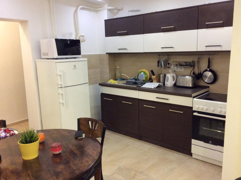 Belvaros Apartman Pecs Exterior photo